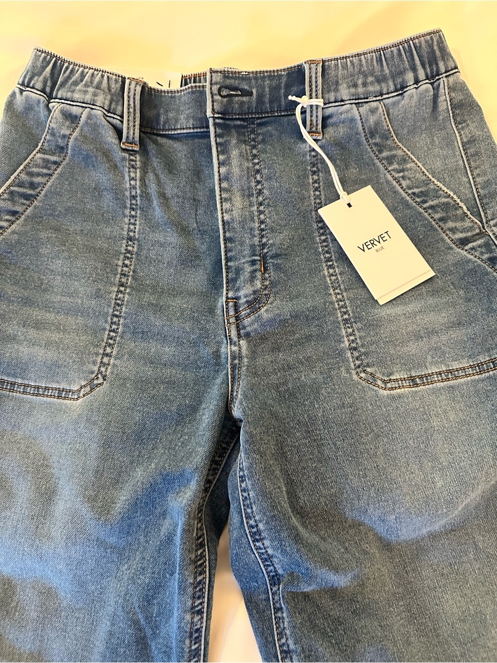 VERVET Women’s Light Blue Cropped jeans